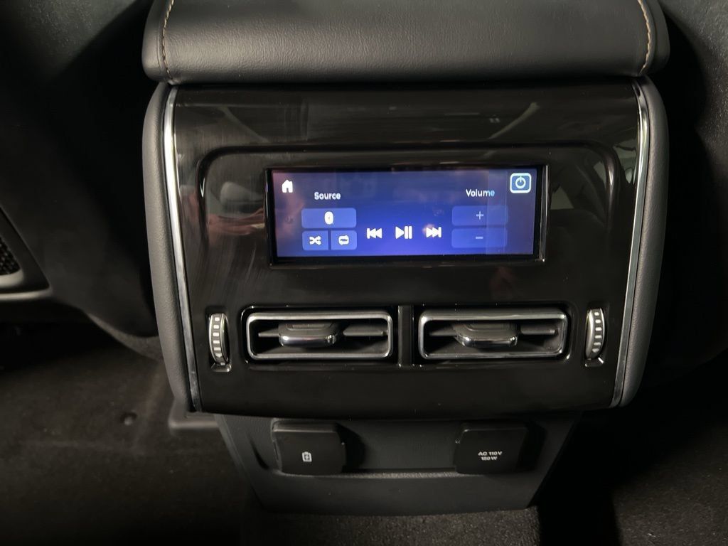 Used 2026 Lincoln Aviator AWD image 36