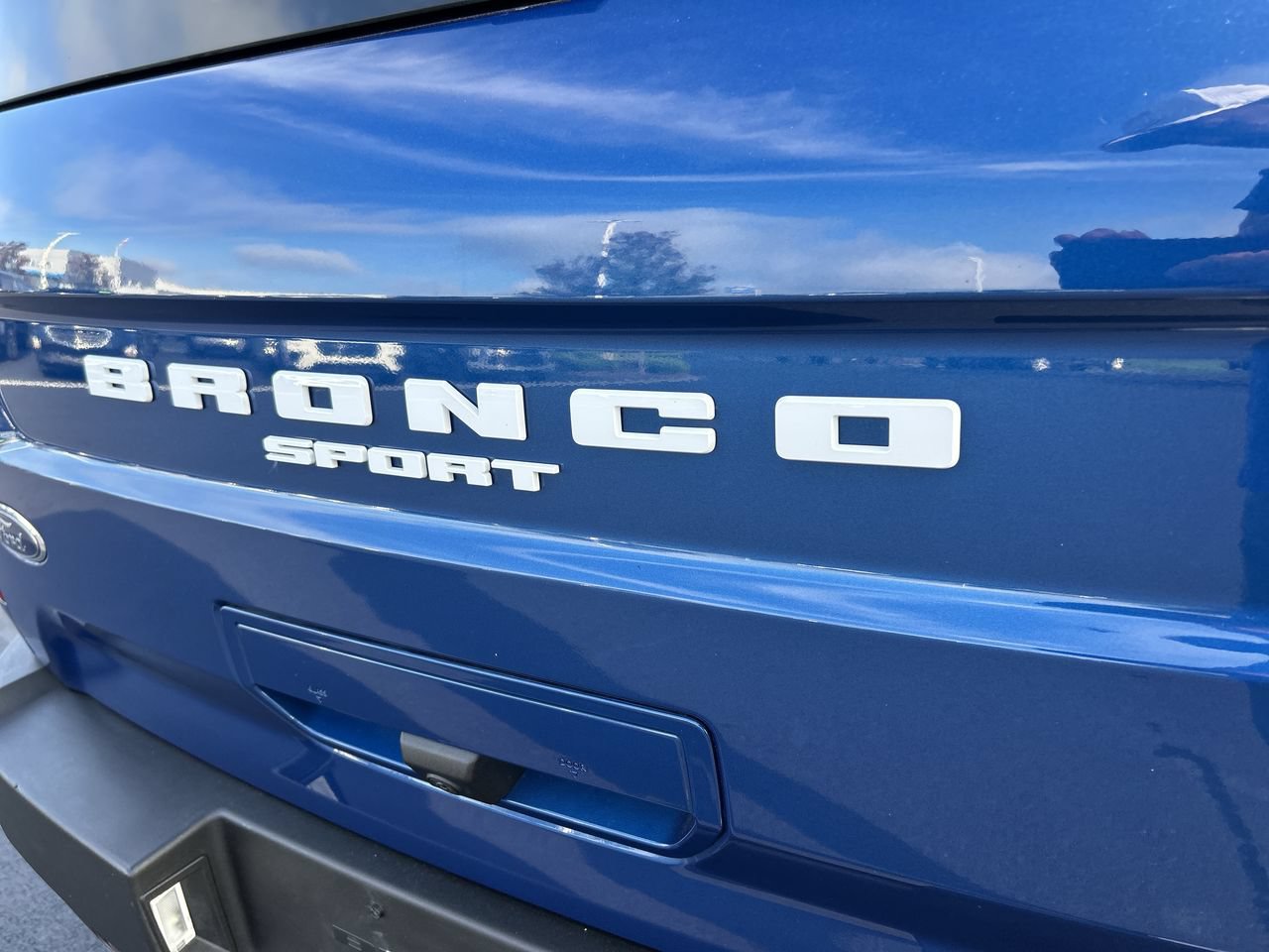 Used 2024 Ford Bronco Sport Outer Banks w/ Tech Package AWD/4WD image 10