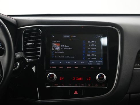 Used 2020 Mitsubishi Outlander LE AWD/4WD image 15