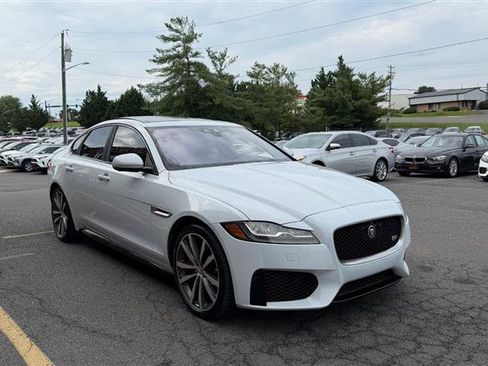Used 2016 Jaguar XF S RWD image 3