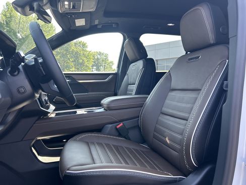 New 2026 GMC Acadia Denali Ultimate AWD/4WD image 19