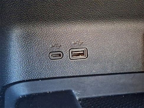 Certified 2025 Chevrolet Traverse LT image 26