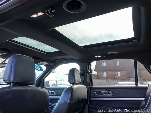 Used 2019 Ford Explorer XLT w/ Equipment Group 202A image 13