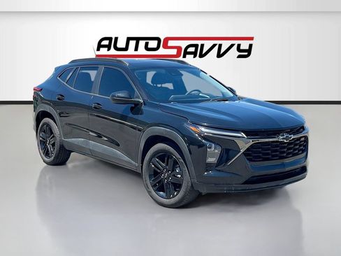 Used 2025 Chevrolet Trax ACTIV w/ Sunroof Package FWD image 1