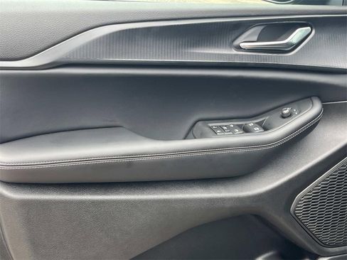 New 2025 Jeep Grand Cherokee Laredo X w/ Luxury Tech Group I image 12