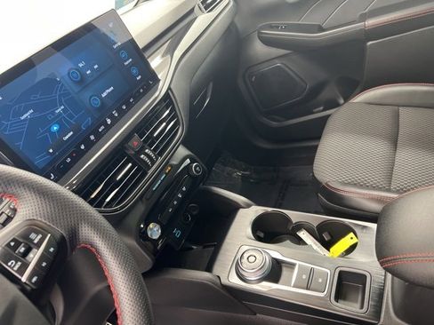 Used 2023 Ford Escape ST-Line Select w/ Tech Pack #2 image 9