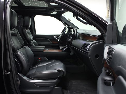 Used 2024 Lincoln Navigator L Reserve AWD/4WD image 17