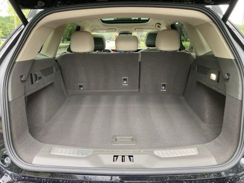 Used 2025 Lincoln Nautilus Premier w/ Equipment Group 102A image 17