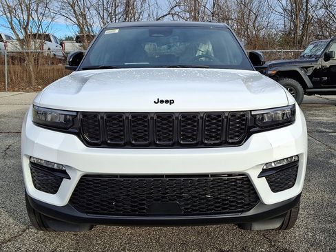 New 2025 Jeep Grand Cherokee Limited image 2