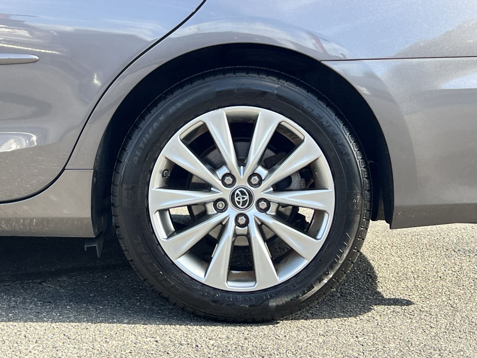 Used 2017 Toyota Camry XLE FWD image 12