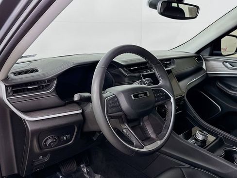 Used 2023 Jeep Grand Cherokee Limited w/ Trailer Tow Prep Group (B) image 9