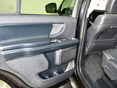 Used 2025 Ford Expedition Platinum AWD/4WD image 44