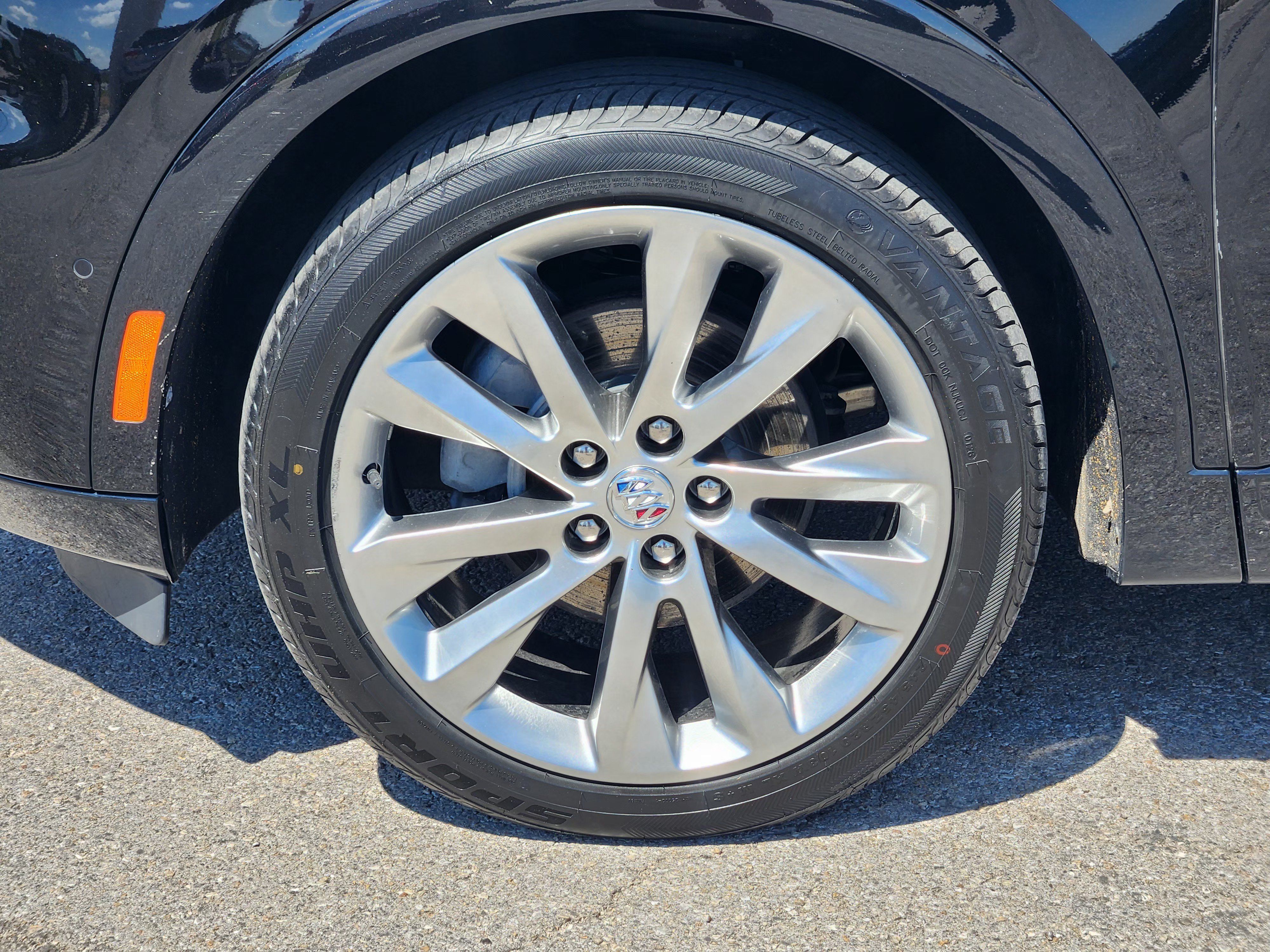Used 2023 Buick Envision Avenir AWD/4WD image 10