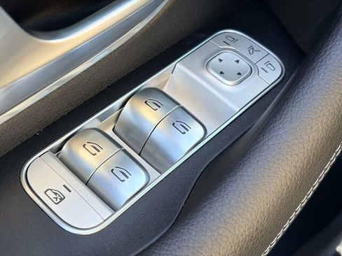 Used 2025 Mercedes-Benz GLS 450 450 4MATIC image 36