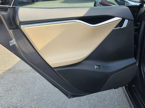 Used 2016 Tesla Model S P90D image 22