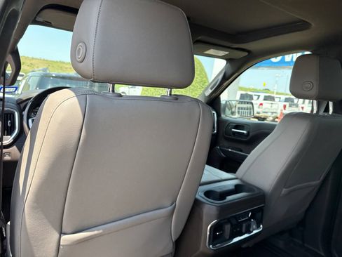 Used 2019 Chevrolet Silverado 1500 LTZ w/ LTZ Premium Package AWD/4WD image 12