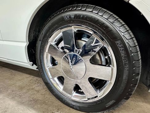 Used 2002 Ford Thunderbird Deluxe image 26