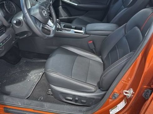 Used 2025 Nissan Sentra SR w/ SR Premium Package FWD image 10