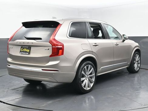 Used 2023 Volvo XC90 B6 Plus image 5