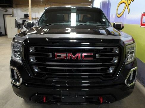 Used 2020 GMC Sierra 1500 AT4 w/ Technology Package AWD/4WD image 3