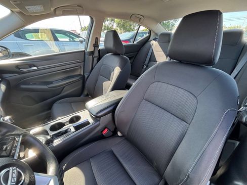 Used 2025 Nissan Altima 2.5 SV FWD image 28