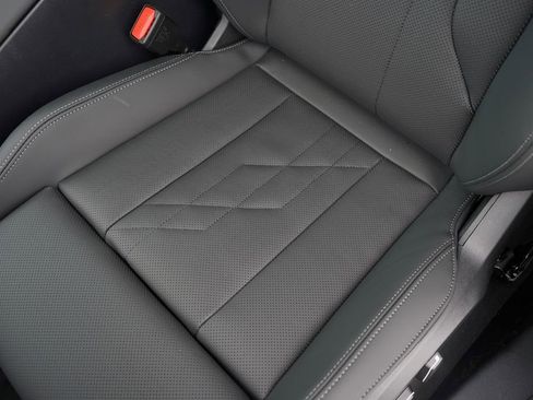 Used 2025 BMW X3 xDrive30i w/ Premium Package image 11