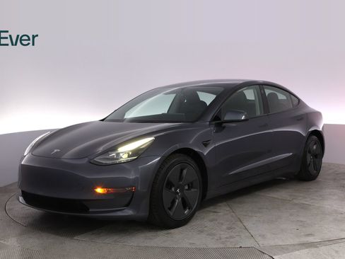 Used 2023 Tesla Model 3 Standard Range RWD image 2