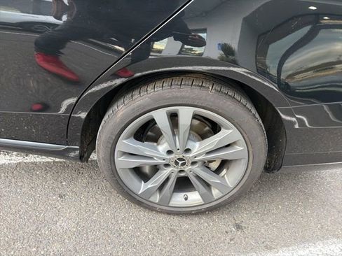 Used 2018 Mercedes-Benz C 300 4MATIC Sedan image 18