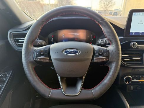 Used 2025 Ford Escape ST-Line image 8