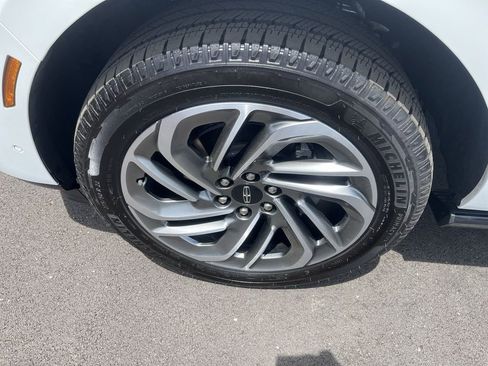 Used 2025 Lincoln Navigator L Reserve AWD/4WD image 10