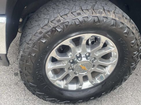 Used 2024 Chevrolet Silverado 2500 LTZ w/ LTZ Plus Package AWD/4WD image 12