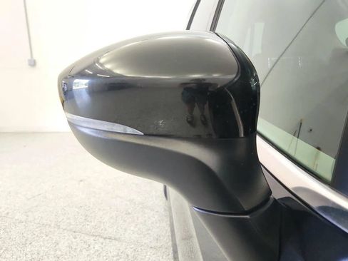 Used 2023 Chrysler Pacifica Touring-L FWD image 36