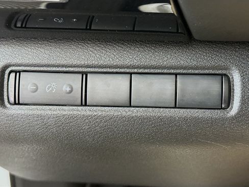 Used 2024 Nissan Pathfinder S image 17