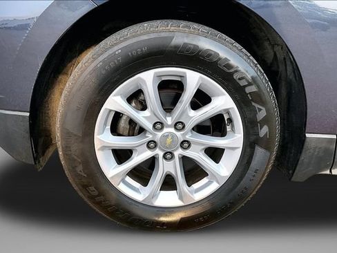 Used 2019 Chevrolet Equinox LS w/ LS Convenience Package AWD/4WD image 9
