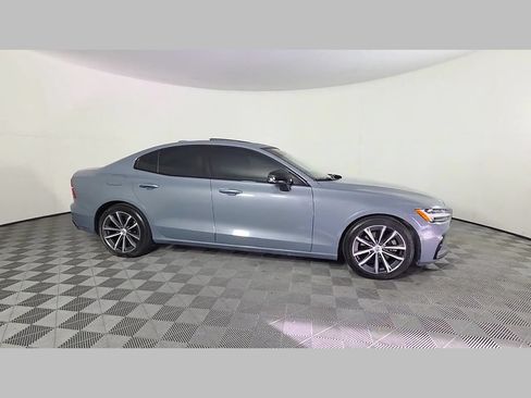 Used 2022 Volvo S60 B5 Momentum AWD/4WD image 35