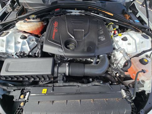 Used 2018 Alfa Romeo Giulia Base image 20