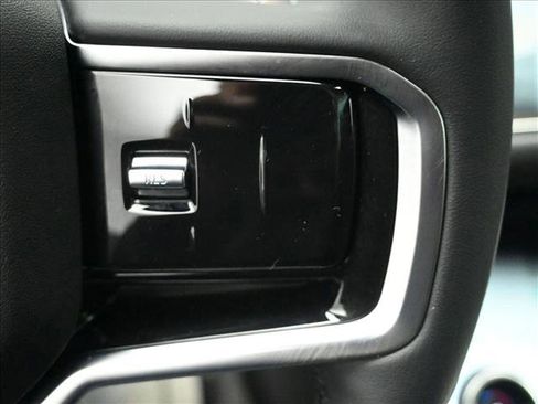 Used 2023 Land Rover Range Rover Evoque R-Dynamic SE image 13