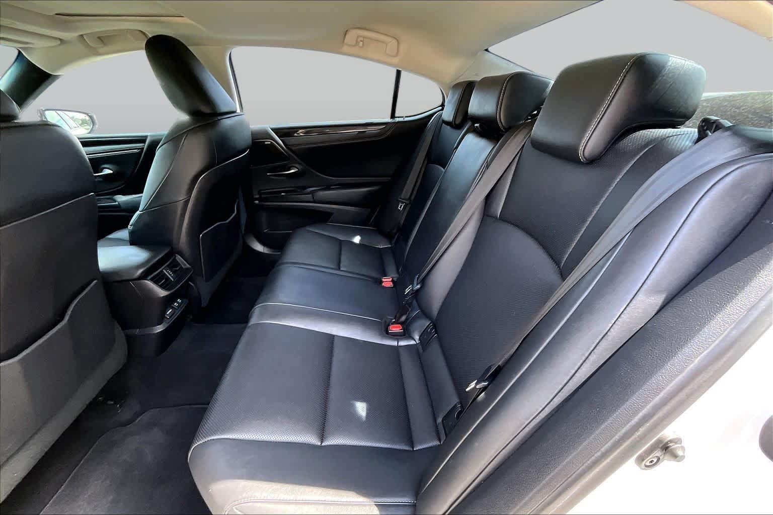 Used 2020 Lexus ES 300h w/ Premium Package FWD image 21