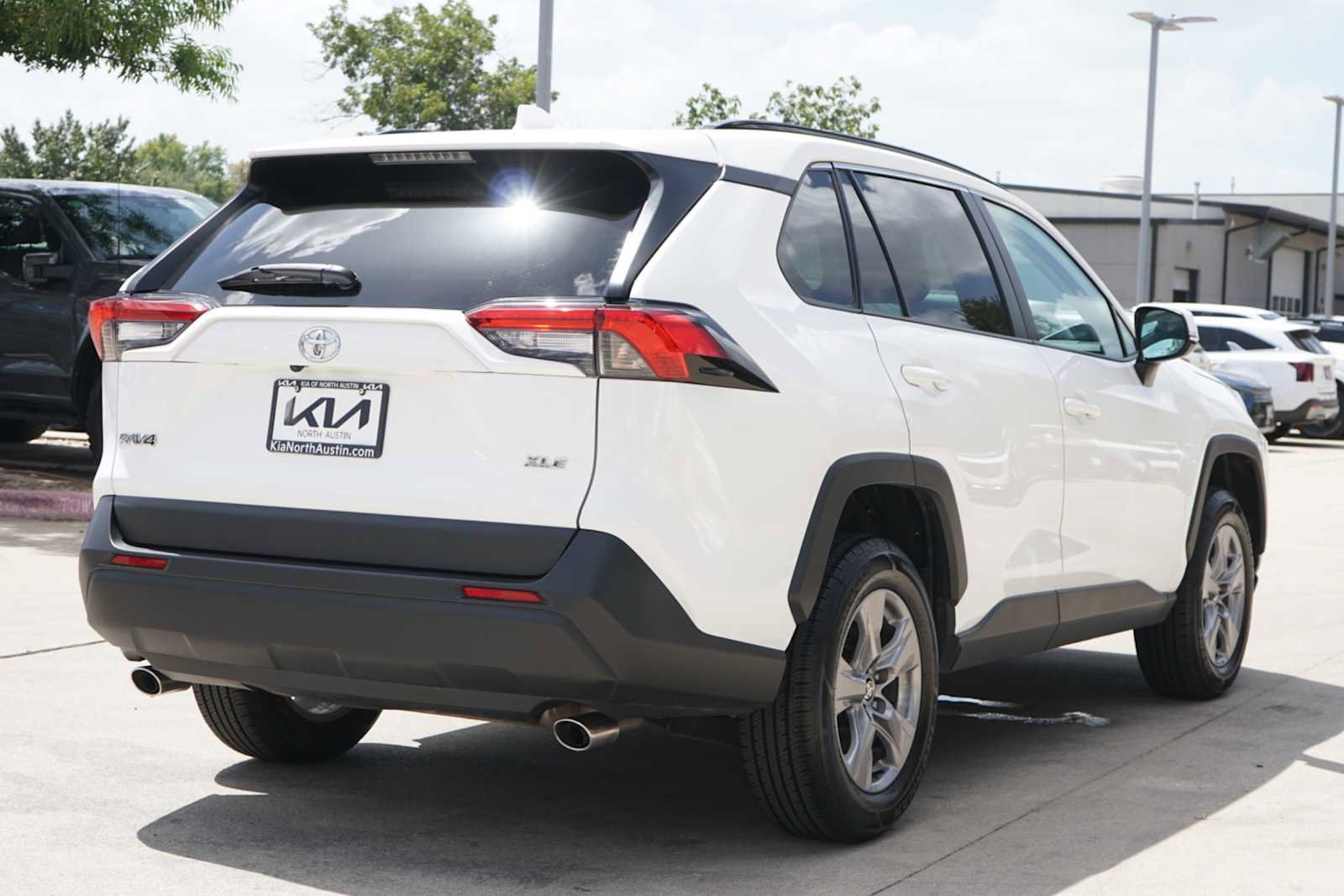 Used 2025 Toyota RAV4 XLE FWD image 5