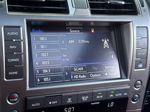 Used 2021 Lexus GX 460 Premium w/ Accessory Package AWD/4WD image 18