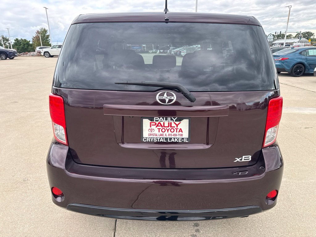 Used 2015 Scion xB FWD image 4