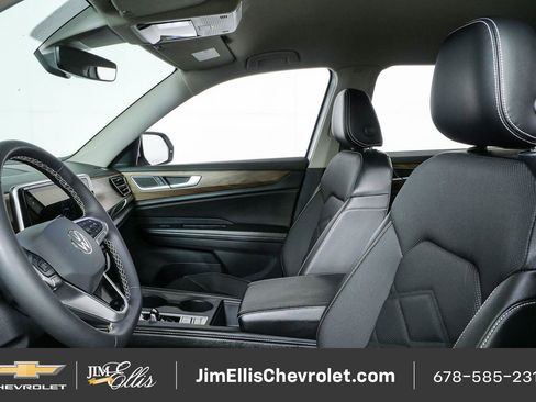 Used 2024 Volkswagen Atlas SE FWD image 5