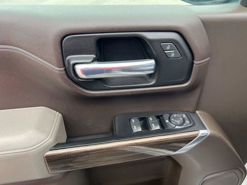 Used 2019 Chevrolet Silverado 1500 LT w/ All-Star Edition image 17