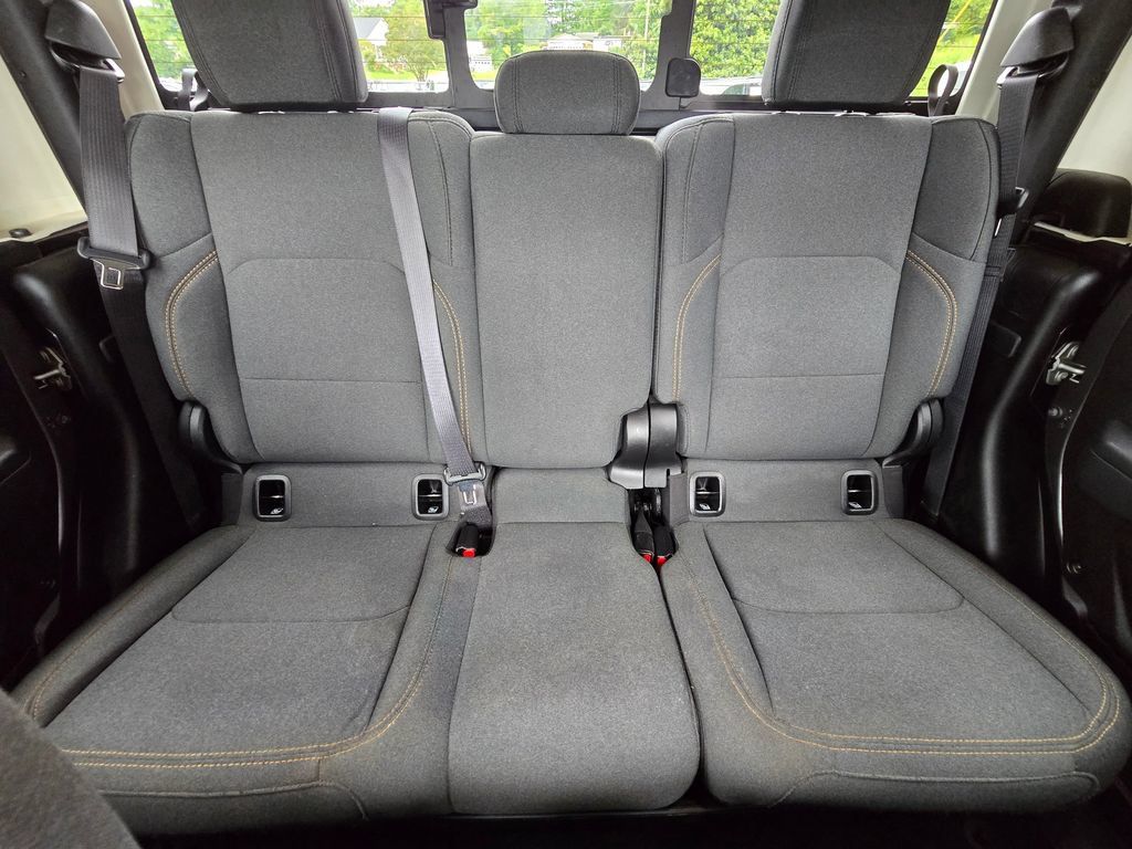 Used 2024 Jeep Gladiator Sport AWD/4WD image 43