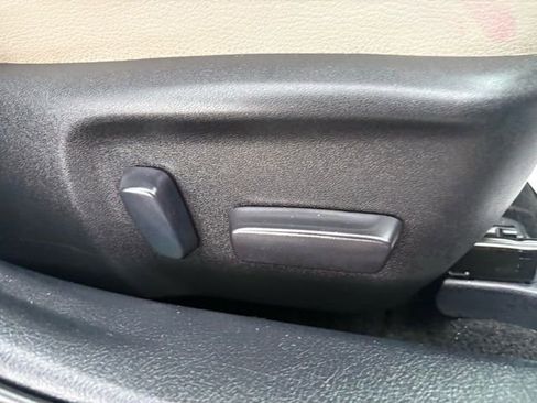 Used 2018 Toyota Avalon XLE Premium image 29