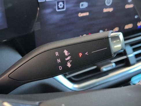 New 2026 Chevrolet Equinox EV LT image 22