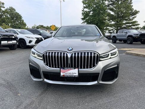Used 2020 BMW 740i xDrive w/ M Sport Package AWD/4WD image 2