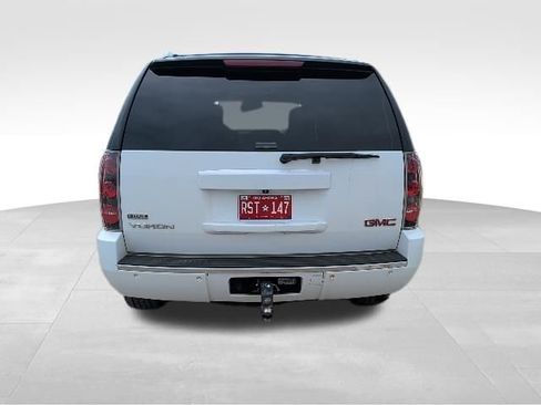 Used 2009 GMC Yukon Denali RWD image 4