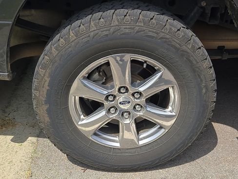 Used 2019 Ford F150 XLT w/ Equipment Group 302A Luxury AWD/4WD image 5