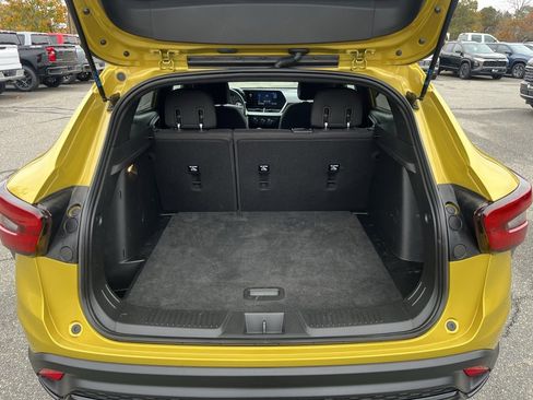 Certified 2024 Chevrolet Trax RS w/ Driver Confidence Package image 5